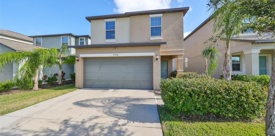 House in Tampa, Florida 4 bedrooms, 167.69 sq.m. № 1432537