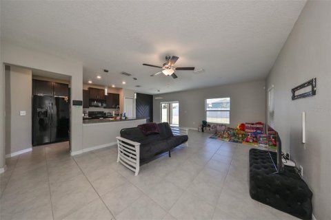 House in Tampa, Florida 4 bedrooms, 167.69 sq.m. № 1432537 - photo 6