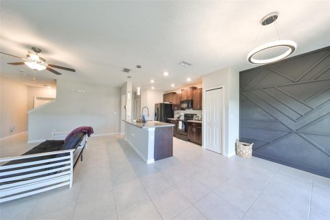 House in Tampa, Florida 4 bedrooms, 167.69 sq.m. № 1432537 - photo 7