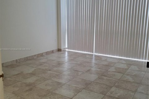 Condo in Miami, Florida, 1 bedroom  № 1380267 - photo 13