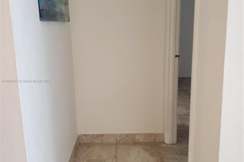 Condominio en venta en Miami, Florida, 1 dormitorio, 71.35 m2 № 1380267 - foto 12