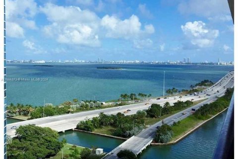 Condominio en venta en Miami, Florida, 1 dormitorio, 71.35 m2 № 1380267 - foto 1