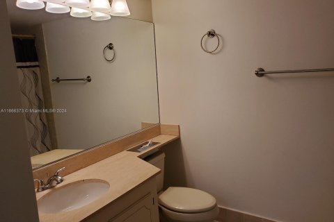 Condo in Miami, Florida, 1 bedroom  № 1380267 - photo 15