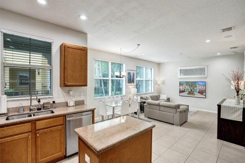 Touwnhouse à vendre à Sunrise, Floride: 3 chambres, 175.21 m2 № 1153877 - photo 25