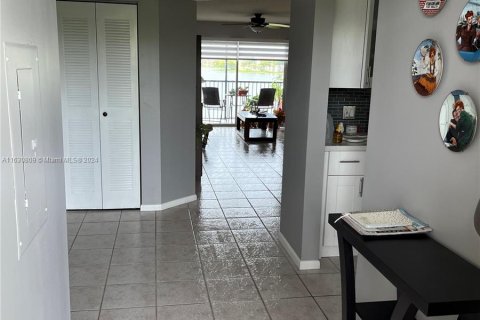 Copropriété à vendre à Pembroke Pines, Floride: 2 chambres, 112.13 m2 № 1291771 - photo 8