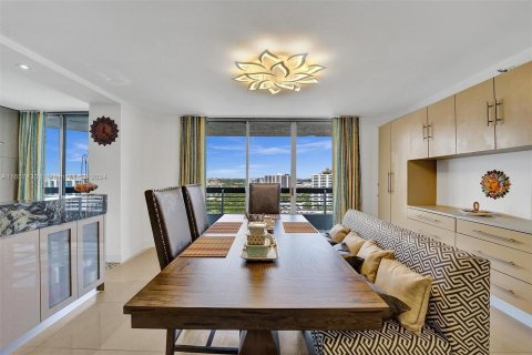 Copropriété à vendre à Aventura, Floride: 2 chambres, 126.81 m2 № 1360312 - photo 10