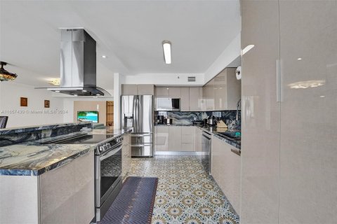 Copropriété à vendre à Aventura, Floride: 2 chambres, 126.81 m2 № 1360312 - photo 20