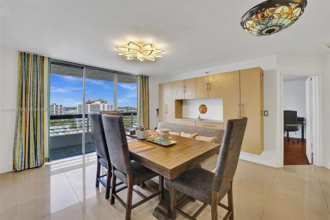 Condominio en venta en Aventura, Florida, 2 dormitorios, 126.81 m2 № 1360312 - foto 11