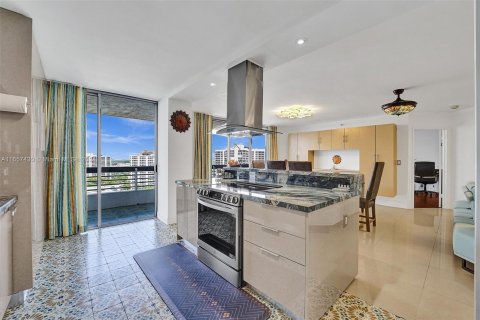 Copropriété à vendre à Aventura, Floride: 2 chambres, 126.81 m2 № 1360312 - photo 1