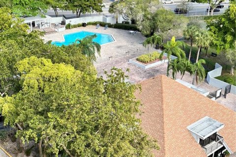 Condominio en alquiler en North Miami, Florida, 1 dormitorio, 72.65 m2 № 1358641 - foto 8