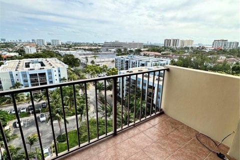 Condominio en alquiler en North Miami, Florida, 1 dormitorio, 72.65 m2 № 1358641 - foto 7