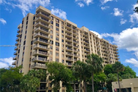 Condominio en alquiler en North Miami, Florida, 1 dormitorio, 72.65 m2 № 1358641 - foto 9