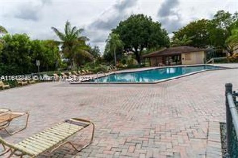 Copropriété à vendre à Pembroke Pines, Floride: 2 chambres, 88.54 m2 № 1330438 - photo 14