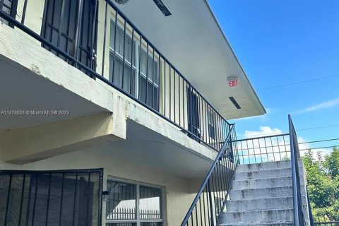 Propiedad comercial en venta en Miami, Florida, 316.24 m2 № 814716 - foto 2