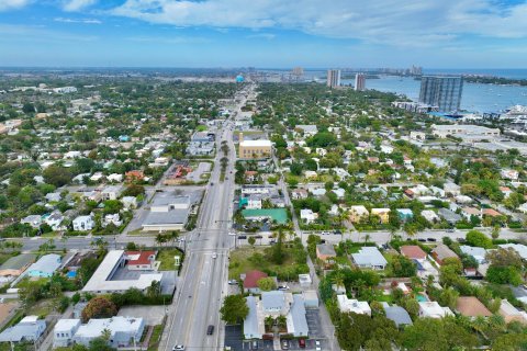 Immobilier commercial à vendre à West Palm Beach, Floride № 1009350 - photo 5