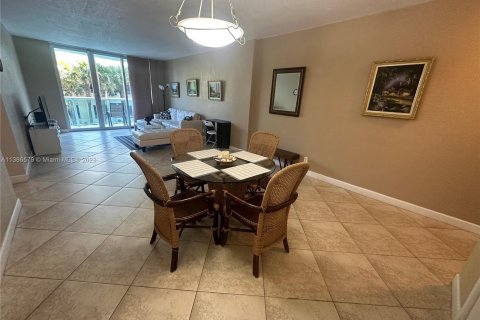 Copropriété à louer à Hollywood, Floride: 1 chambre, 81.2 m2 № 496349 - photo 3