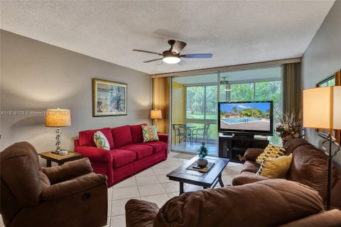 Copropriété à vendre à Pompano Beach, Floride: 1 chambre, 83.61 m2 № 1240336 - photo 4