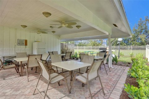 Copropriété à vendre à Pompano Beach, Floride: 1 chambre, 83.61 m2 № 1240336 - photo 15