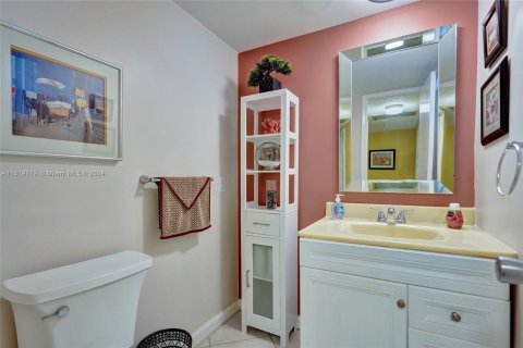 Condominio en venta en Pompano Beach, Florida, 1 dormitorio, 83.61 m2 № 1240336 - foto 10