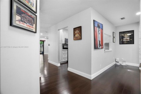 Townhouse in Fort Lauderdale, Florida 2 bedrooms, 146.79 sq.m. № 1360384 - photo 4