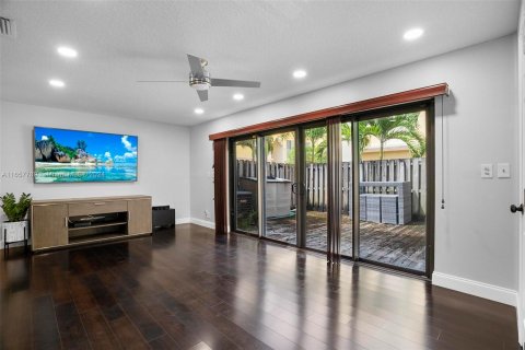 Adosado en venta en Fort Lauderdale, Florida, 2 dormitorios, 146.79 m2 № 1360384 - foto 13