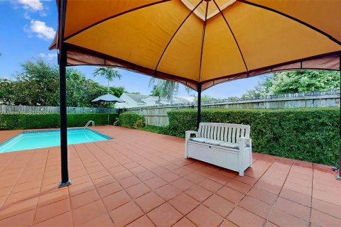 Villa ou maison à vendre à Miami, Floride: 3 chambres, 194.82 m2 № 1360338 - photo 8