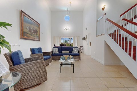 Villa ou maison à vendre à Miami, Floride: 3 chambres, 194.82 m2 № 1360338 - photo 2