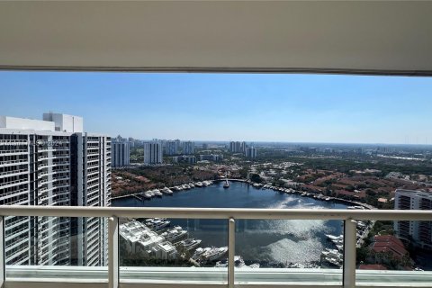 Condo in Aventura, Florida, 2 bedrooms  № 1151223 - photo 24