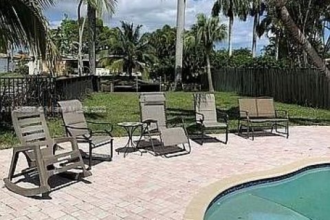 Villa ou maison à vendre à Oakland Park, Floride: 3 chambres, 119.1 m2 № 863513 - photo 18