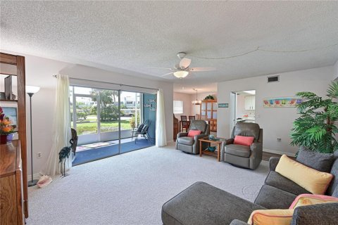 Condo in Bradenton, Florida, 2 bedrooms  № 1341628 - photo 10