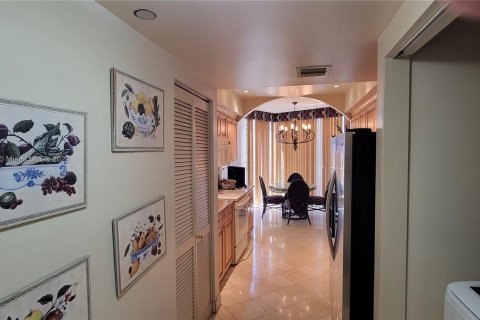 Condominio en venta en Aventura, Florida, 2 dormitorios, 167.22 m2 № 31135 - foto 23