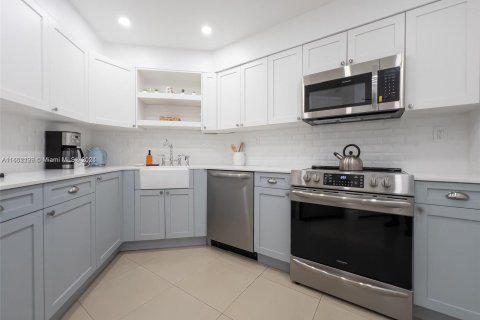 Condominio en venta en Miami Beach, Florida, 2 dormitorios, 126.35 m2 № 1345401 - foto 24