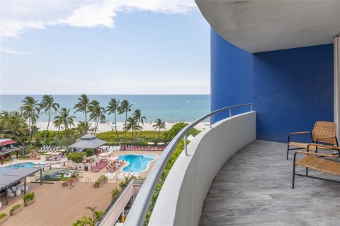 Condominio en venta en Miami Beach, Florida, 2 dormitorios, 126.35 m2 № 1345401 - foto 3