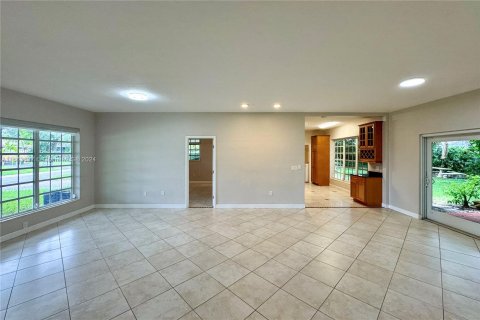 House in Miami, Florida 3 bedrooms, 158.86 sq.m. № 1374382 - photo 8