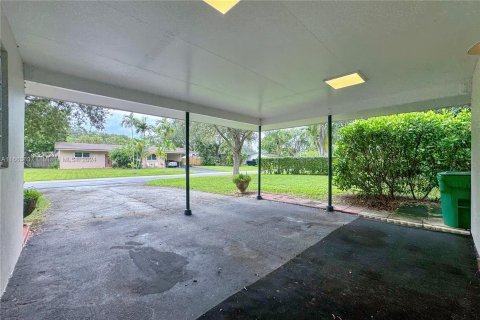 Villa ou maison à vendre à Miami, Floride: 3 chambres, 158.86 m2 № 1374382 - photo 30