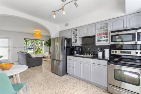 Villa ou maison à vendre à Pompano Beach, Floride: 2 chambres, 77.29 m2 № 1374341 - photo 15