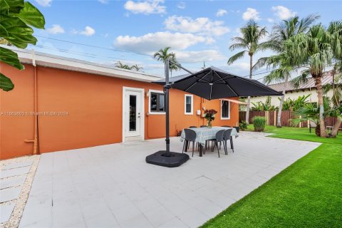 Villa ou maison à vendre à Pompano Beach, Floride: 2 chambres, 77.29 m2 № 1374341 - photo 30