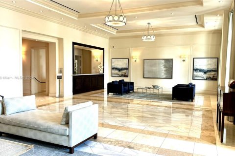 Condo in Coral Gables, Florida, 1 bedroom  № 1374339 - photo 1