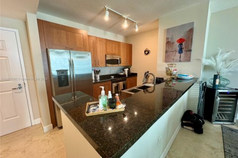 Condo in Coral Gables, Florida, 1 bedroom  № 1374339 - photo 10