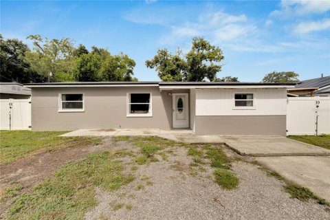 House in Tampa, Florida 3 bedrooms, 104.52 sq.m. № 1410366 - photo 7