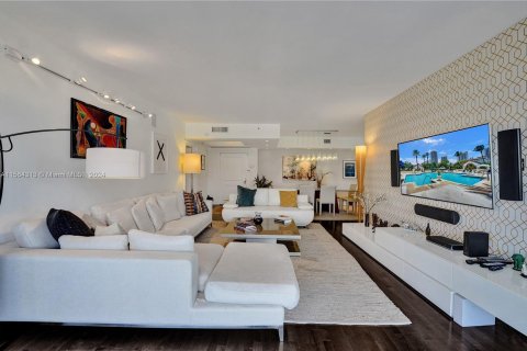 Condo in Aventura, Florida, 2 bedrooms  № 1140806 - photo 13