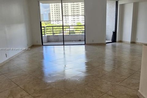 Condominio en venta en Aventura, Florida, 1 dormitorio, 102.56 m2 № 1135181 - foto 3