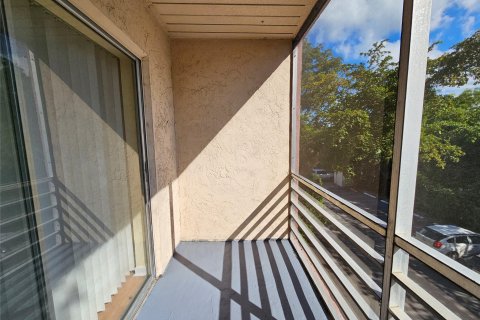 Condominio en venta en Lauderhill, Florida, 1 dormitorio, 68.28 m2 № 816064 - foto 17