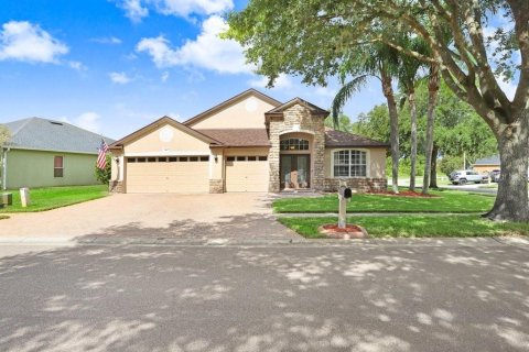 House in Land O' Lakes, Florida 4 bedrooms, 243.4 sq.m. № 1263985 - photo 4