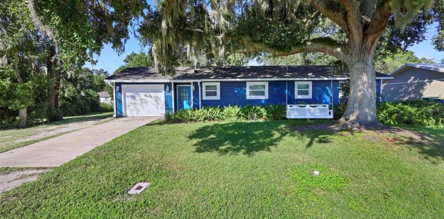 House in Edgewater, Florida 3 bedrooms, 112.41 sq.m. № 1350966