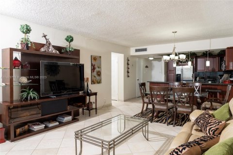 Condominio en venta en Hollywood, Florida, 2 dormitorios, 115.94 m2 № 211647 - foto 10