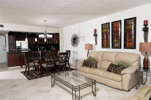 Condominio en venta en Hollywood, Florida, 2 dormitorios, 115.94 m2 № 211647 - foto 9