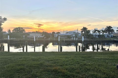 Land in Port Charlotte, Florida № 872095 - photo 1