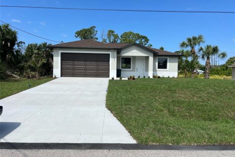 Villa ou maison à vendre à North Port, Floride: 3 chambres, 139.17 m2 № 1202148 - photo 1