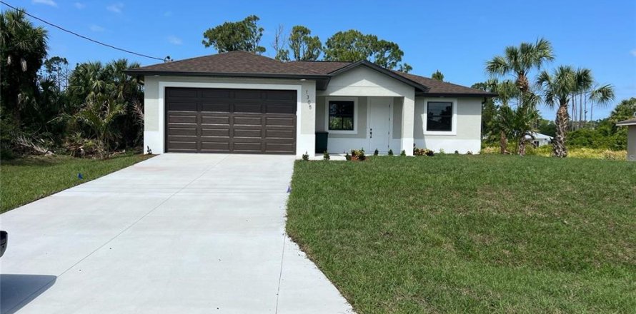 House in North Port, Florida 3 bedrooms, 139.17 sq.m. № 1202148